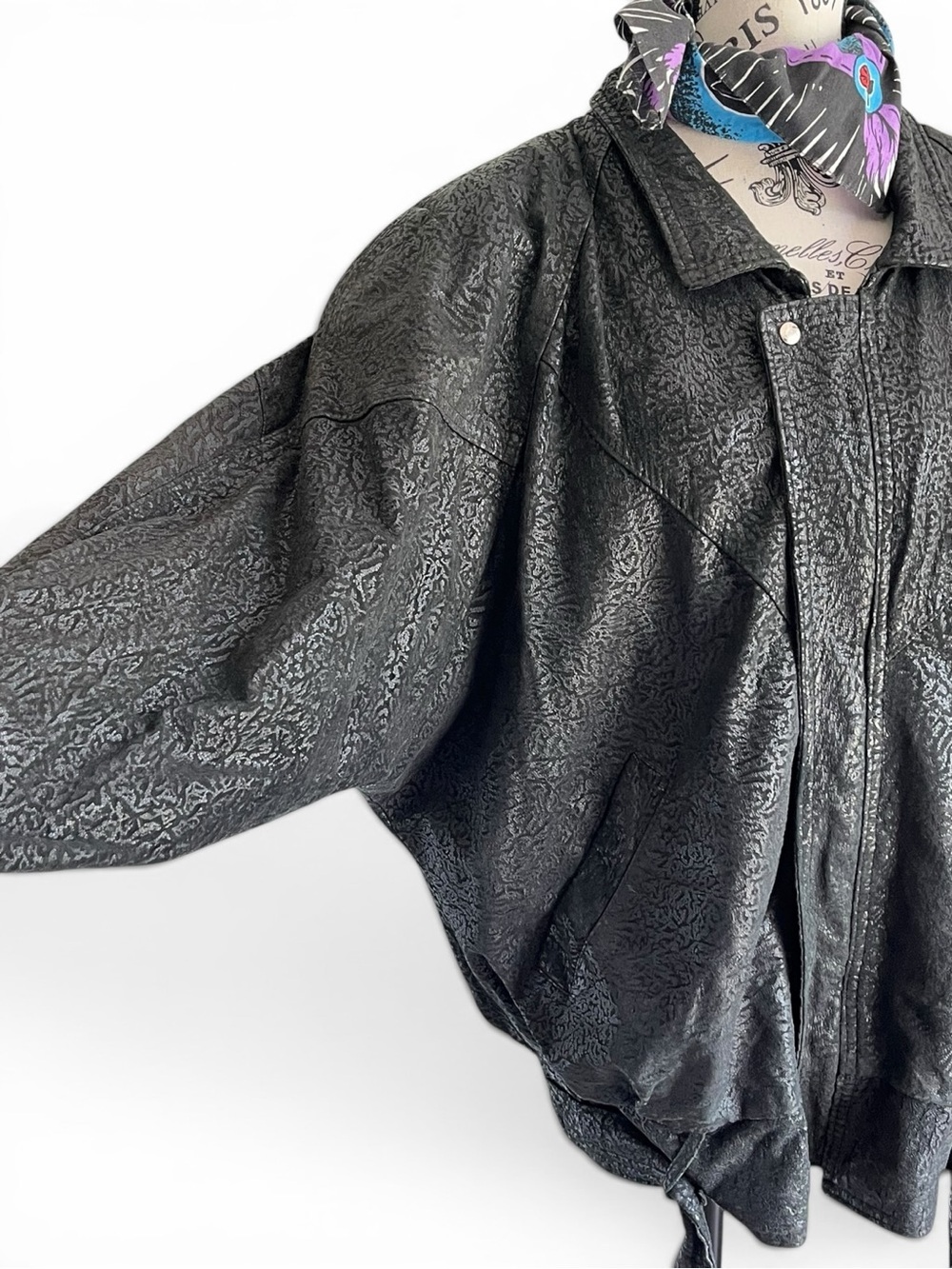 Vintage Embossed Textured Black Leather Bomber Jacket Oversized Batwing 80s - Picture 4 of 12